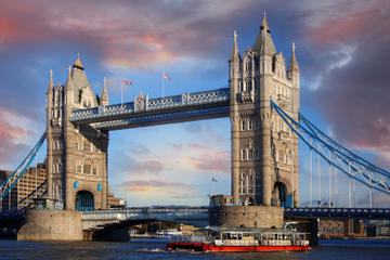 hop-on-hop-off-cruise-op-de-thames-in-london-118117